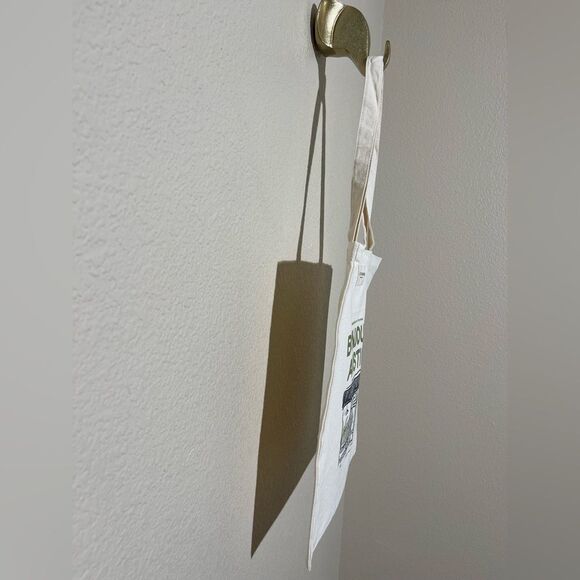 Sezane Octobre Edition
Cream Tote Bag with Green Print - Picture 4 of 9